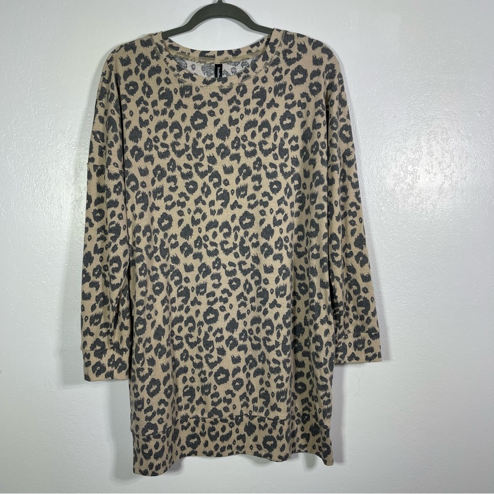 Prinstory, Leopard Print Long Sleeve Size Large. In excellent condition!
